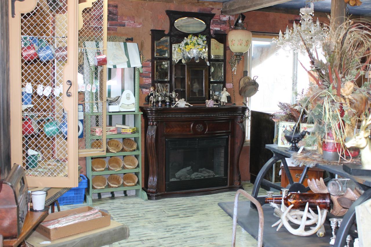 Davenport Black Bear Motel מראה חיצוני תמונה