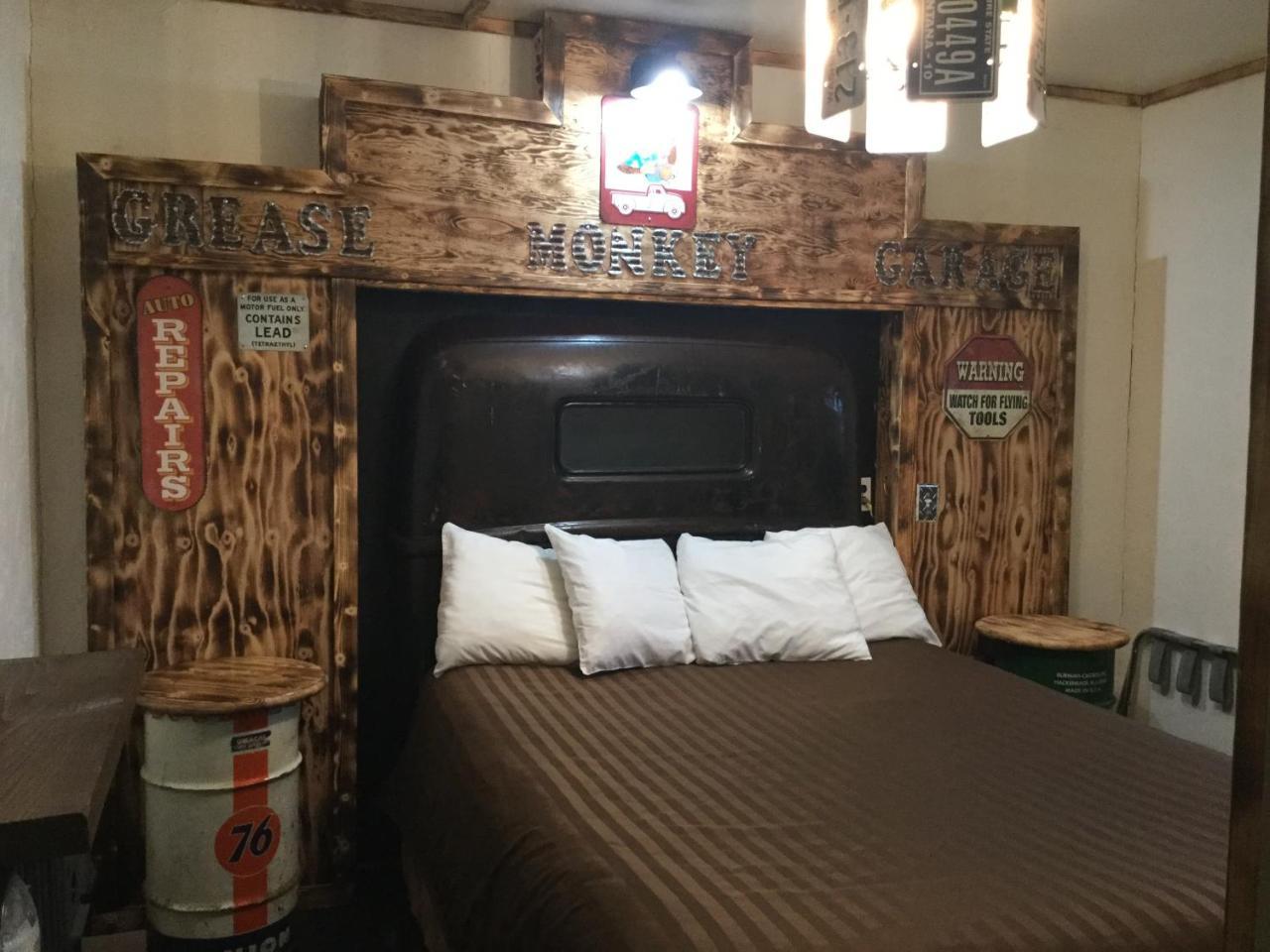 Davenport Black Bear Motel מראה חיצוני תמונה