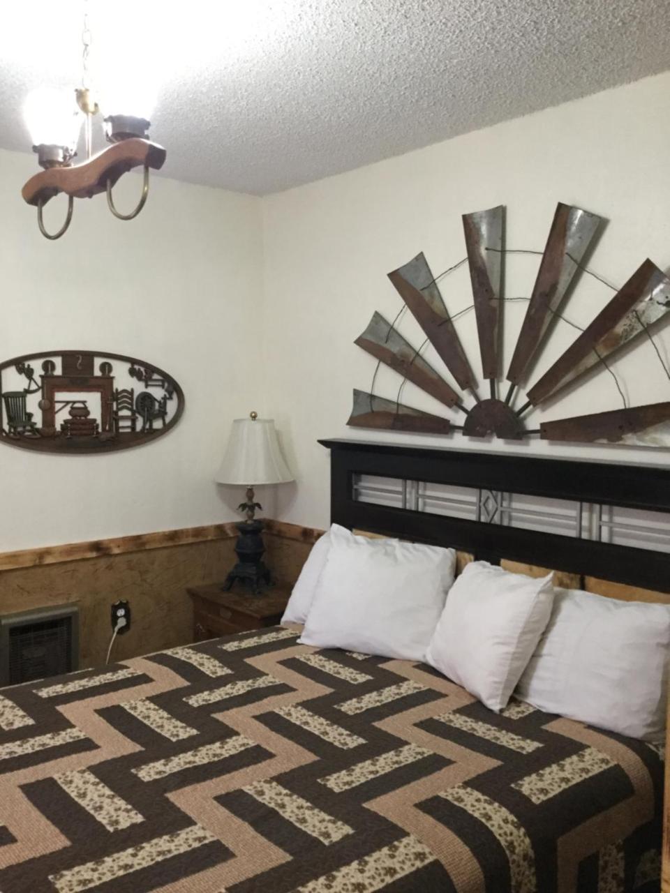 Davenport Black Bear Motel מראה חיצוני תמונה