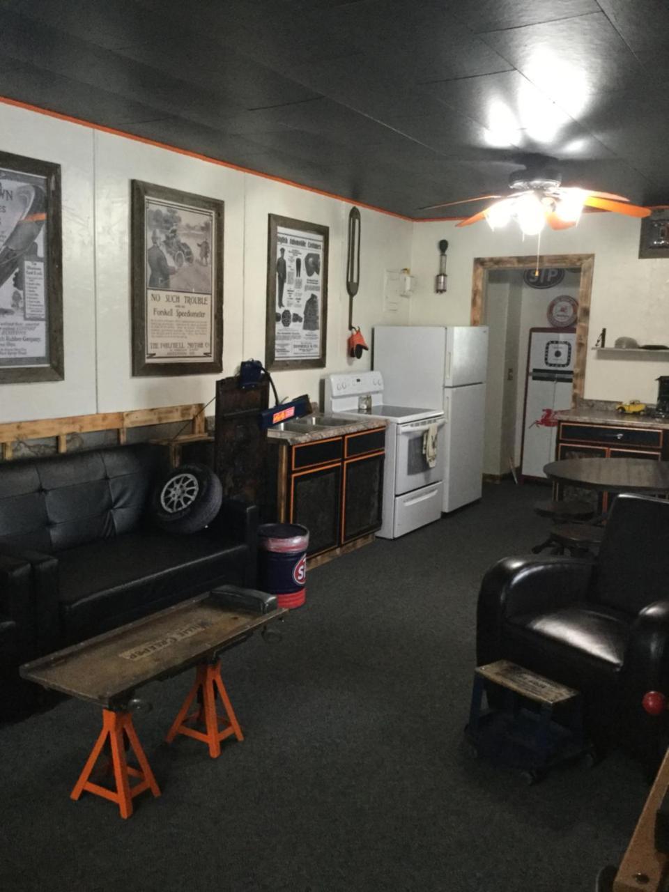 Davenport Black Bear Motel מראה חיצוני תמונה