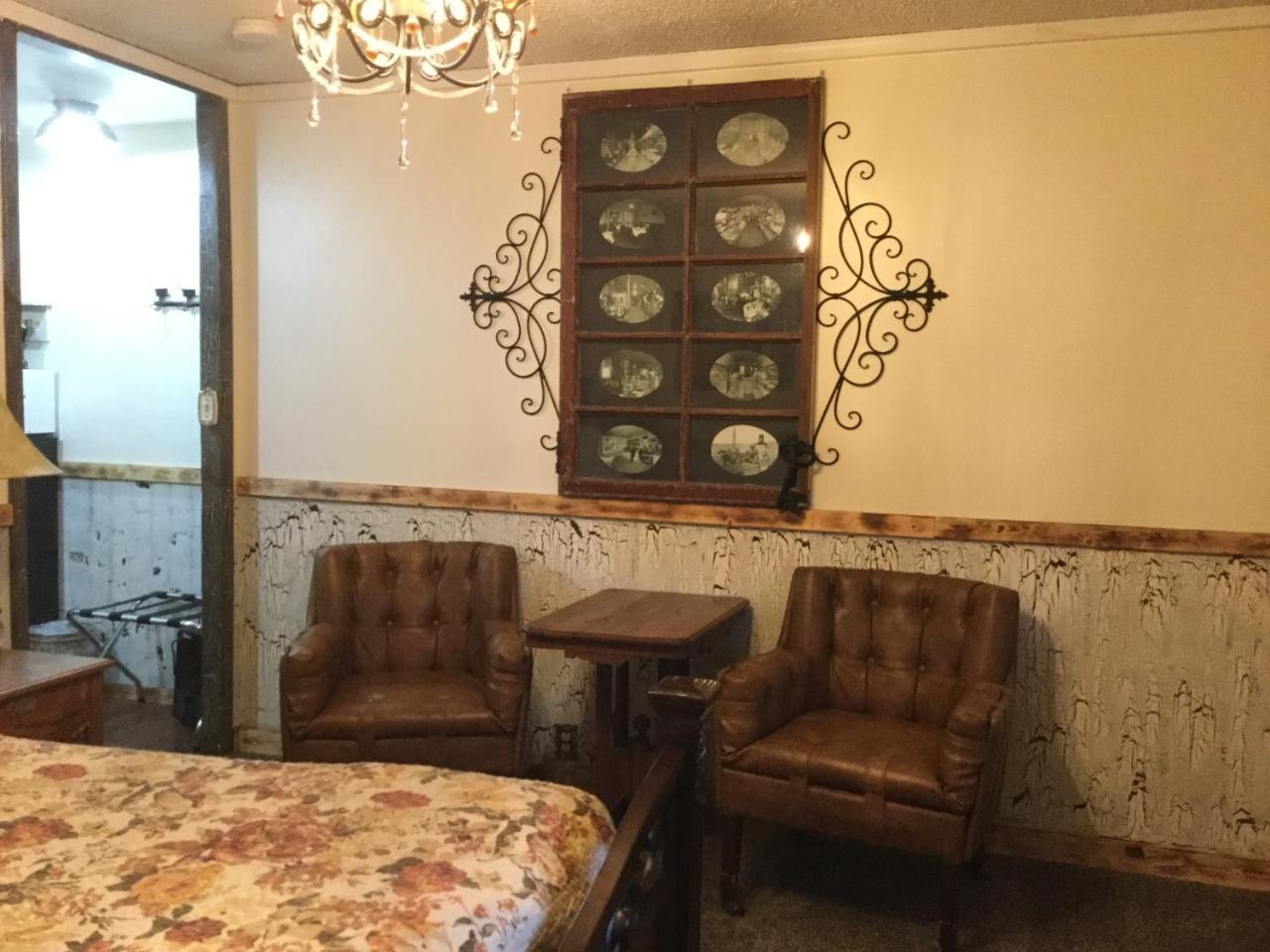 Davenport Black Bear Motel מראה חיצוני תמונה