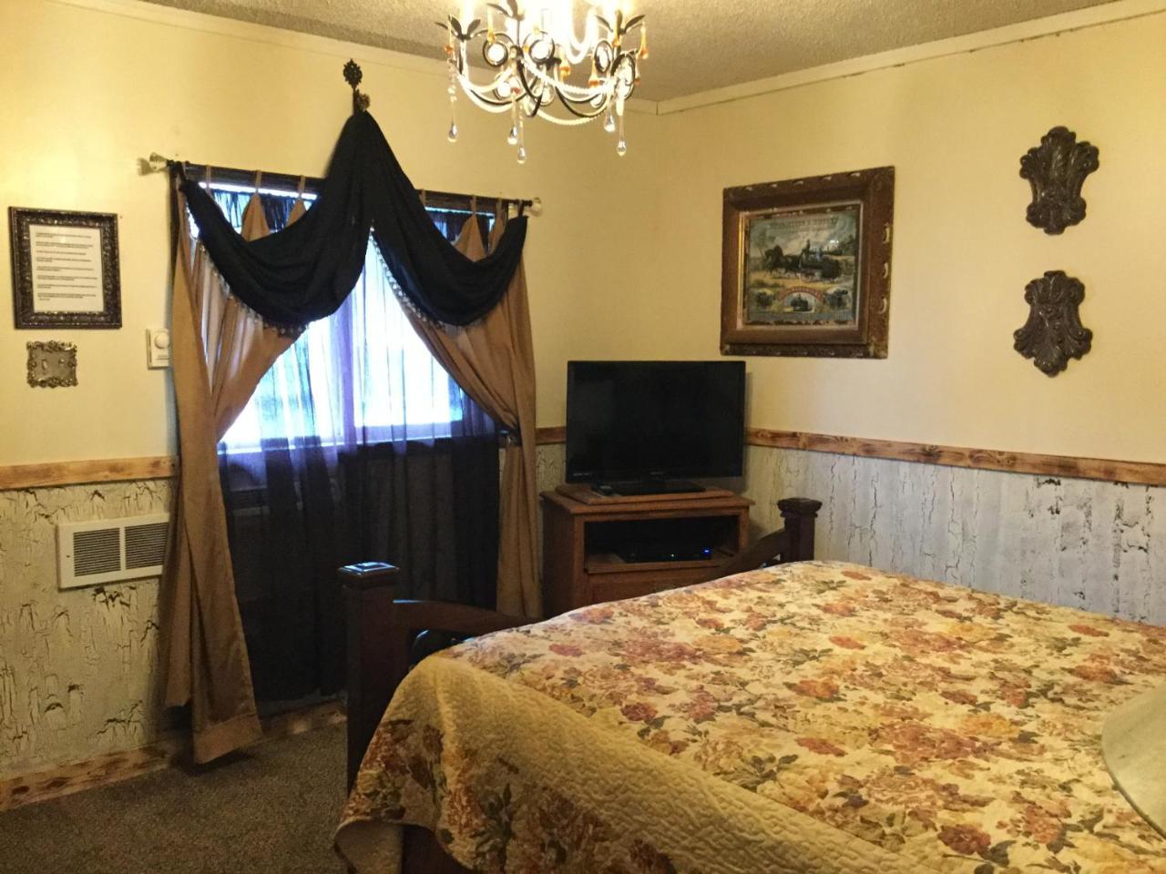Davenport Black Bear Motel מראה חיצוני תמונה