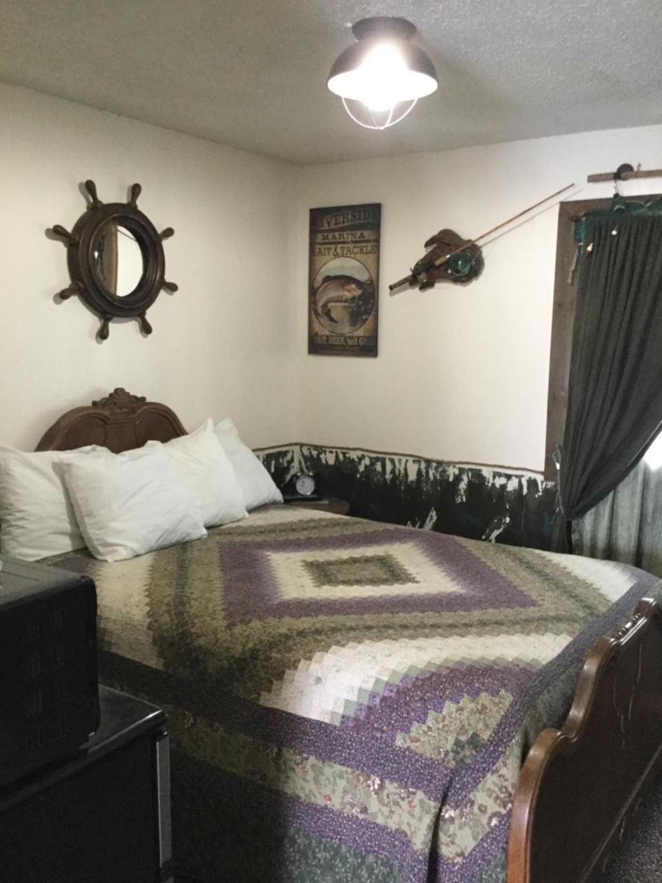 Davenport Black Bear Motel מראה חיצוני תמונה