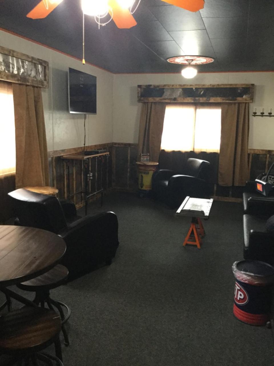 Davenport Black Bear Motel מראה חיצוני תמונה