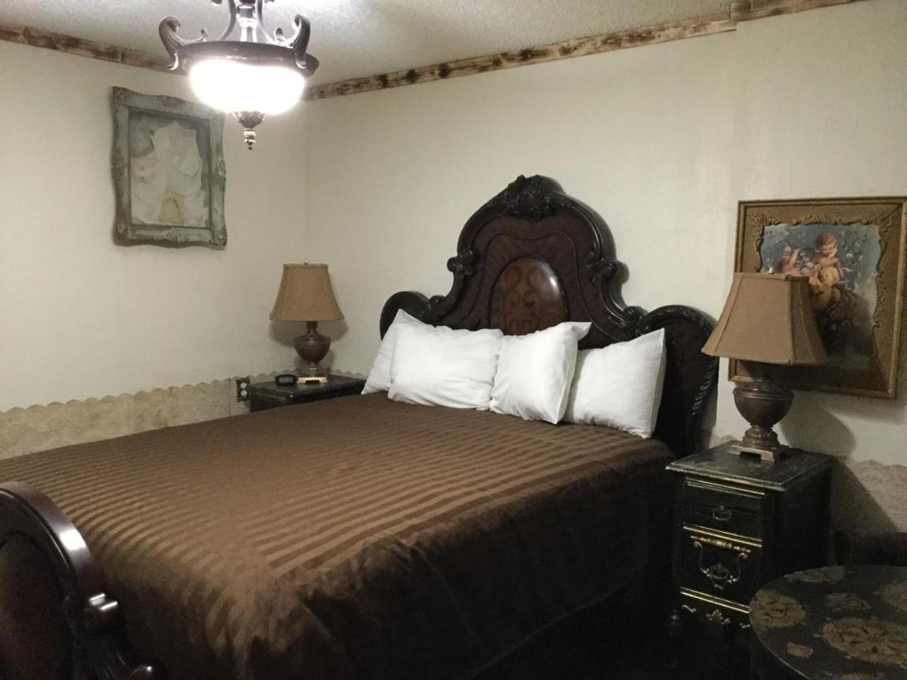Davenport Black Bear Motel מראה חיצוני תמונה